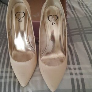 123 girl off white heels size 9